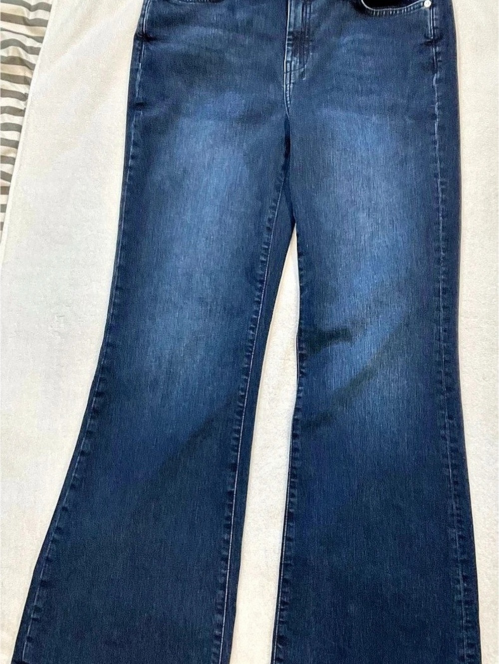 7 For All Mankind Dojo Tailorless jeans, size 31, dark wash with red embroidered